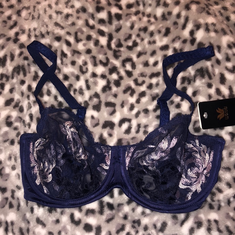 NWT Wacoal Blue, Purple, Silver Embroidery Lace Demi Cup Bra